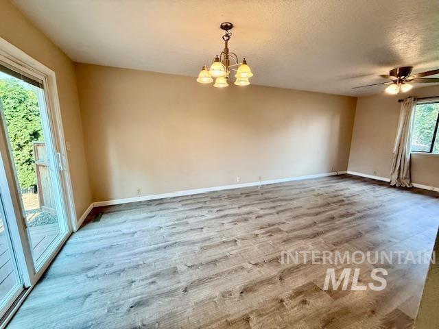1009 W Hemlock Avenue Property Photo 15