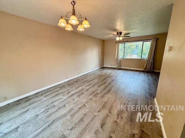 1009 W Hemlock Avenue Property Photo 17