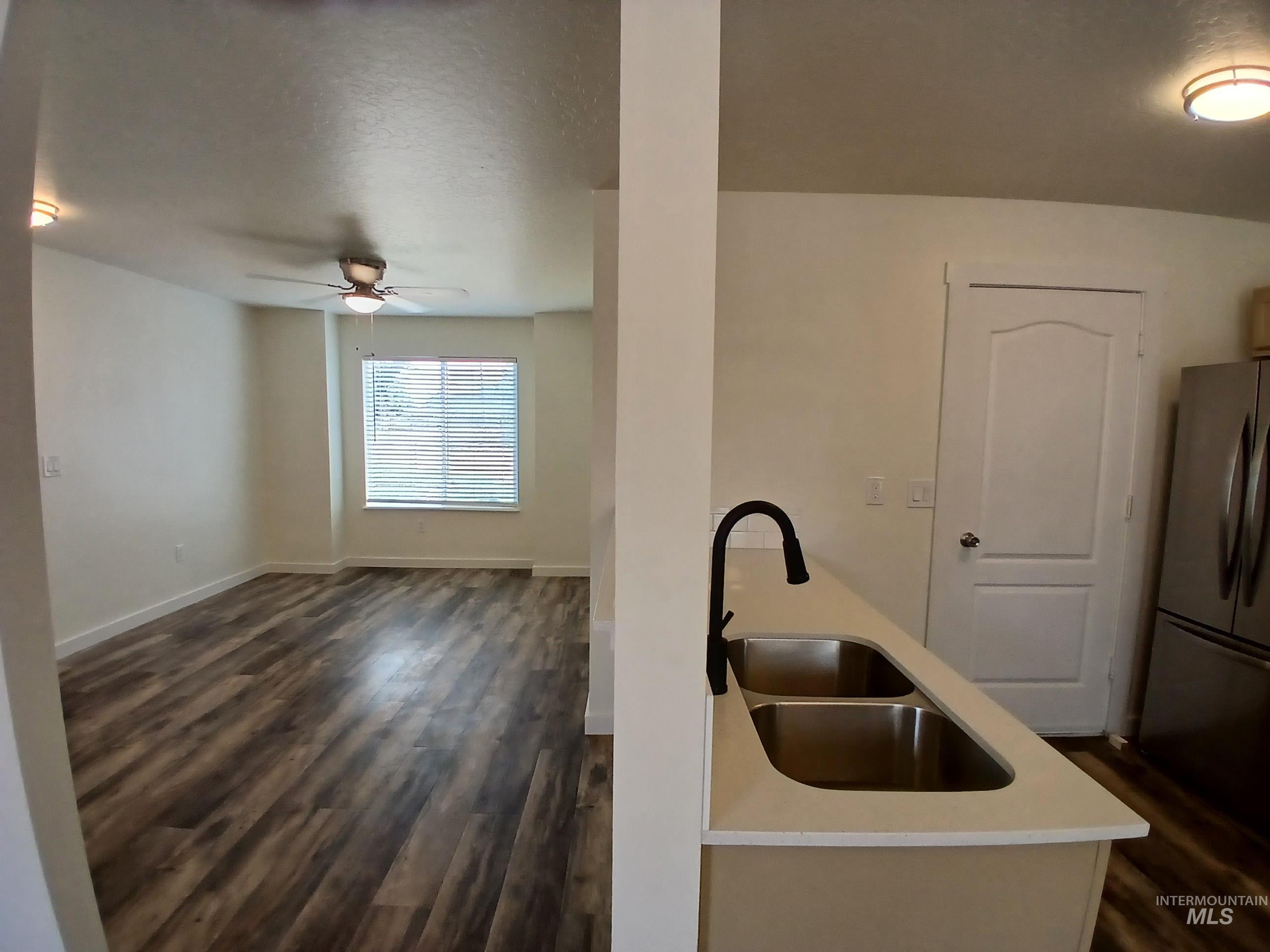 1421 W Orchard Ave Property Photo 4