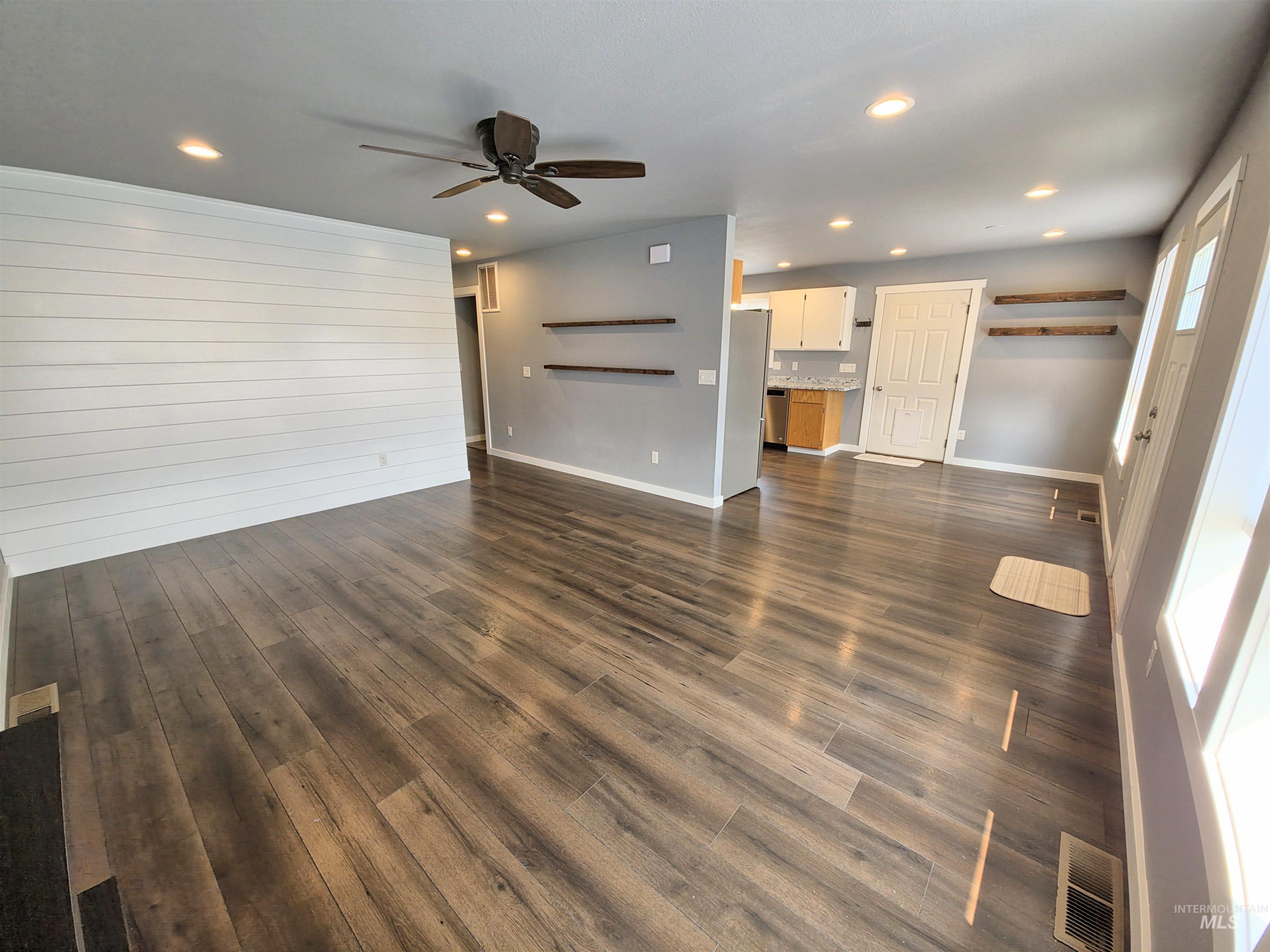 1933 Grelle Ave. Property Photo 1