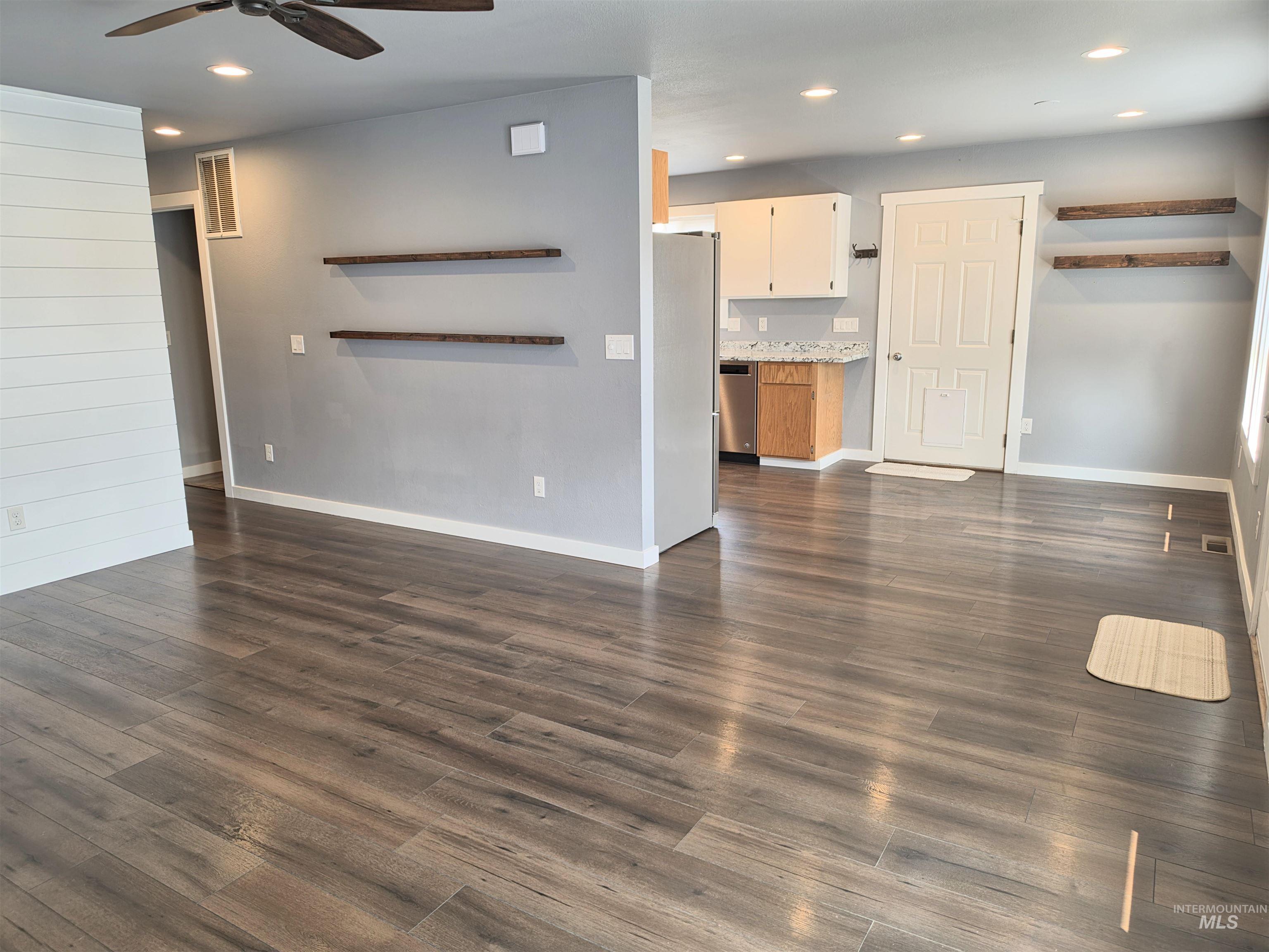 1933 Grelle Ave. Property Photo 21