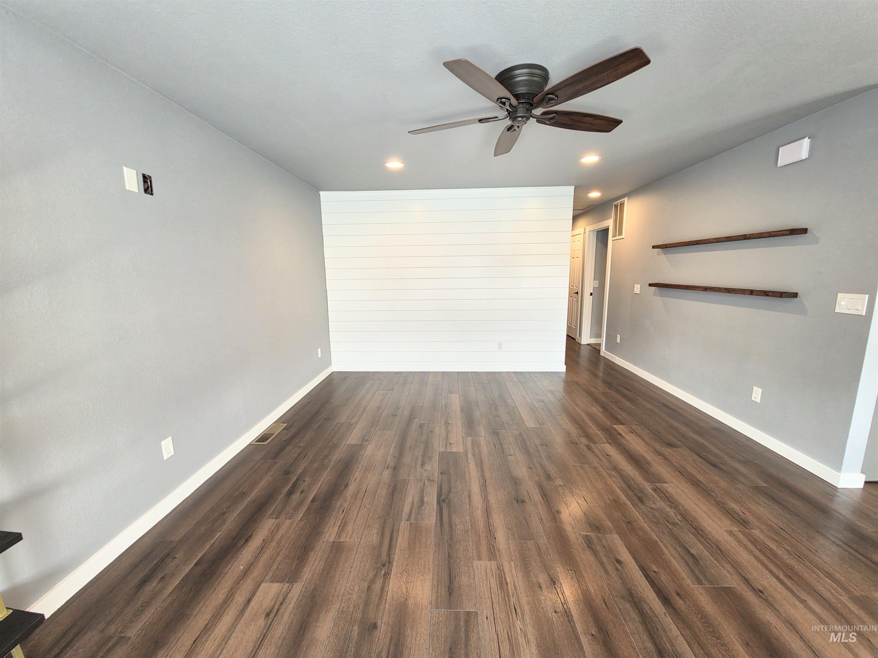 1933 Grelle Ave. Property Photo 22