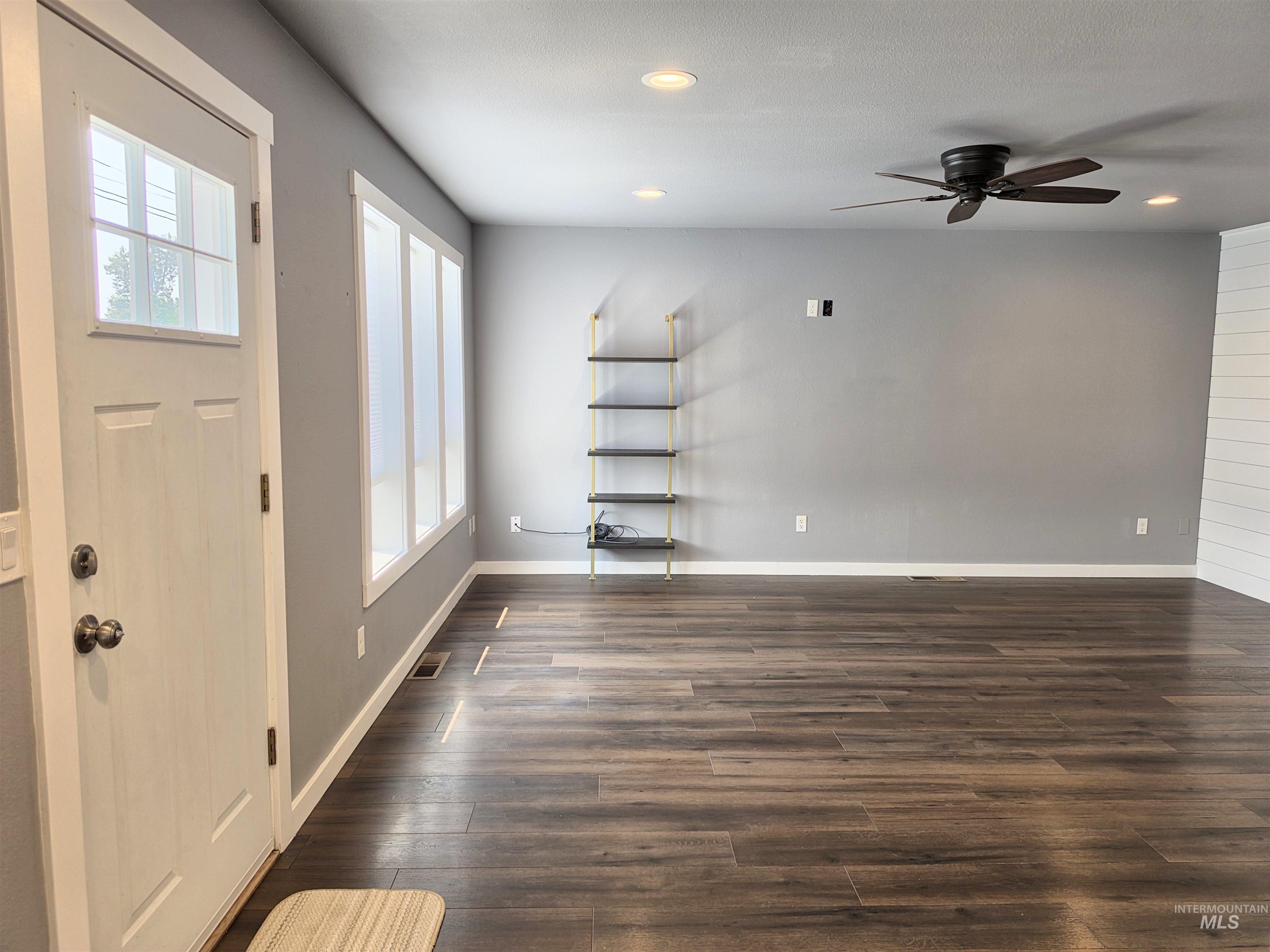 1933 Grelle Ave. Property Photo 25