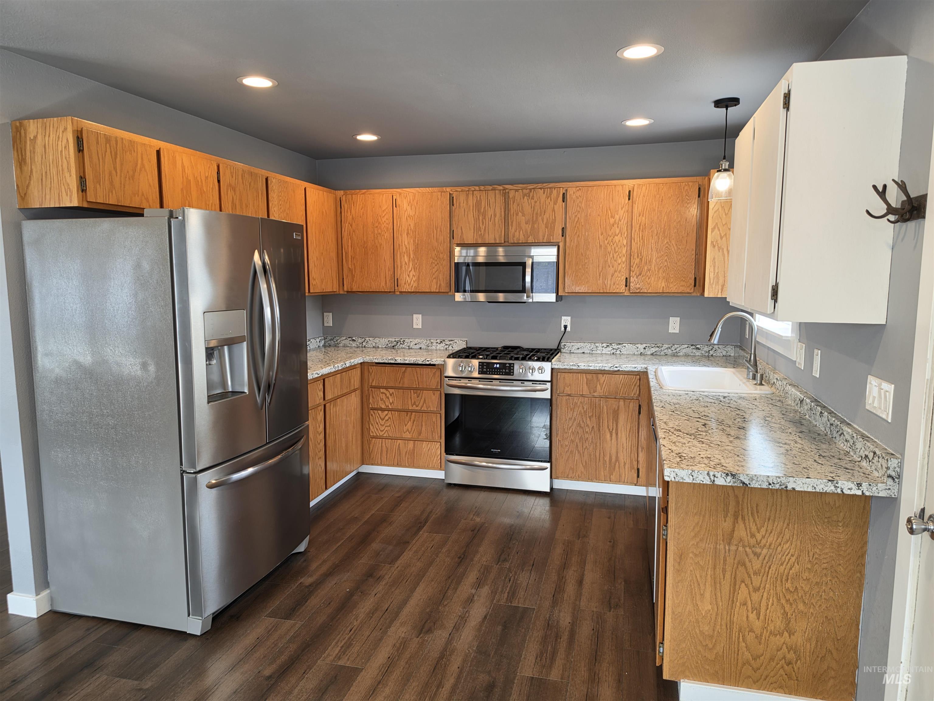 1933 Grelle Ave. Property Photo 27