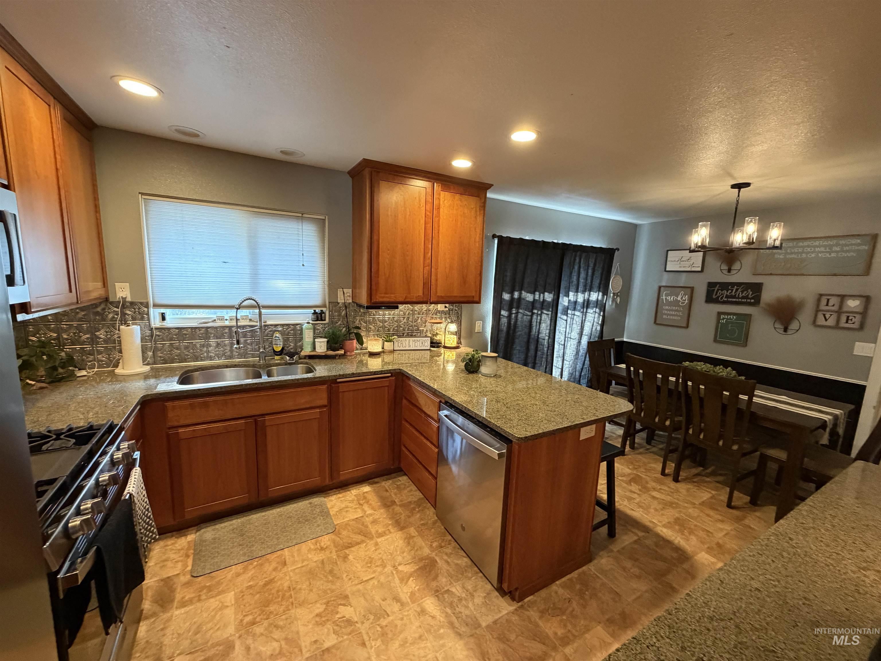 2220 Schaefer Dr. Property Photo 3