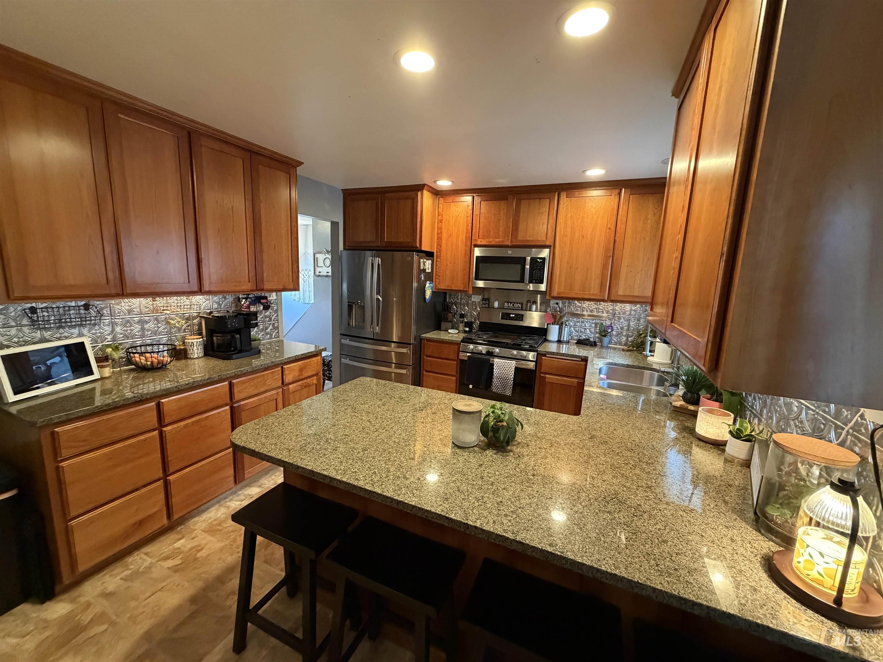 2220 Schaefer Dr. Property Photo 6