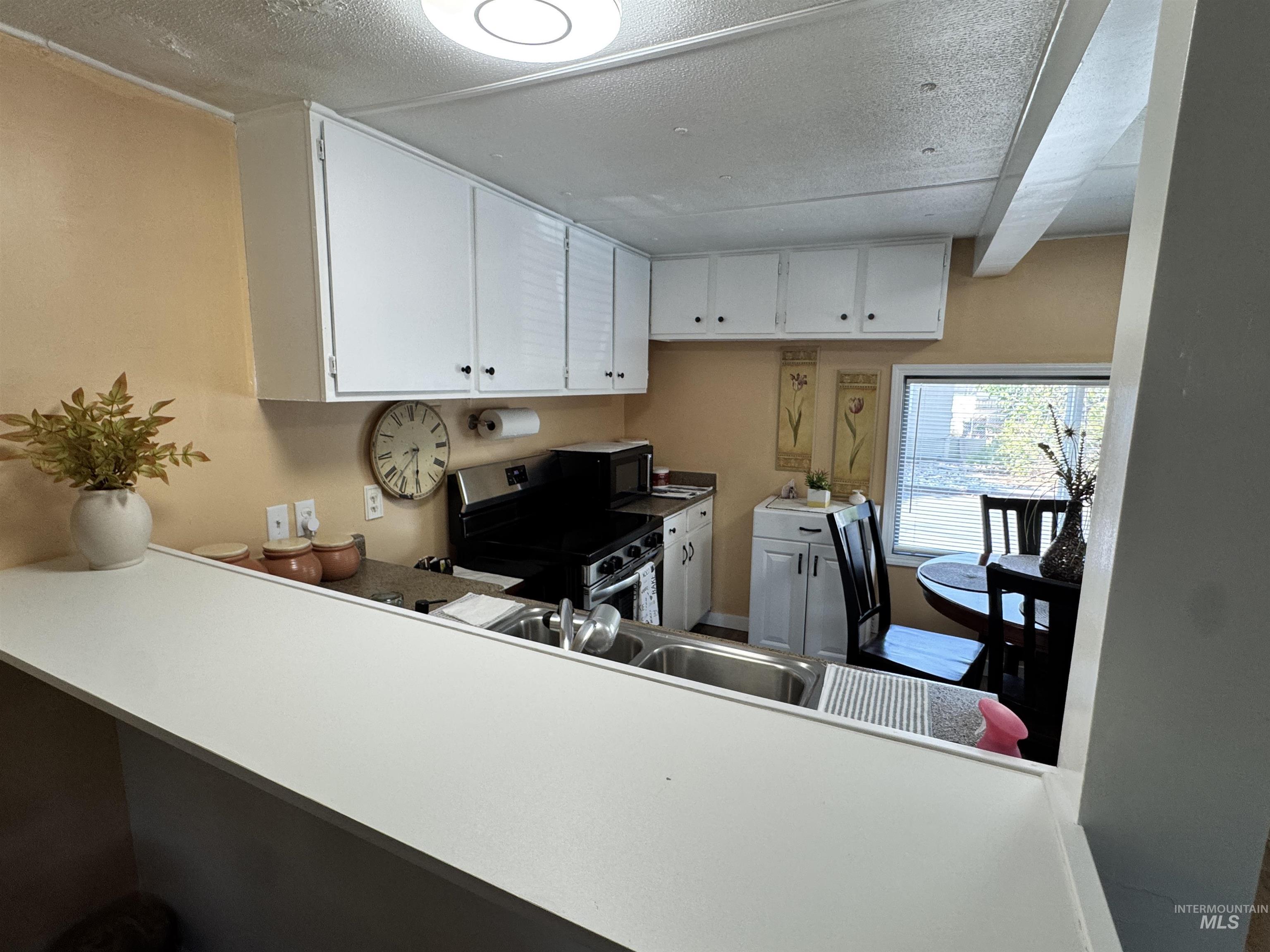 8647 W Antelope Ln. Property Photo 6
