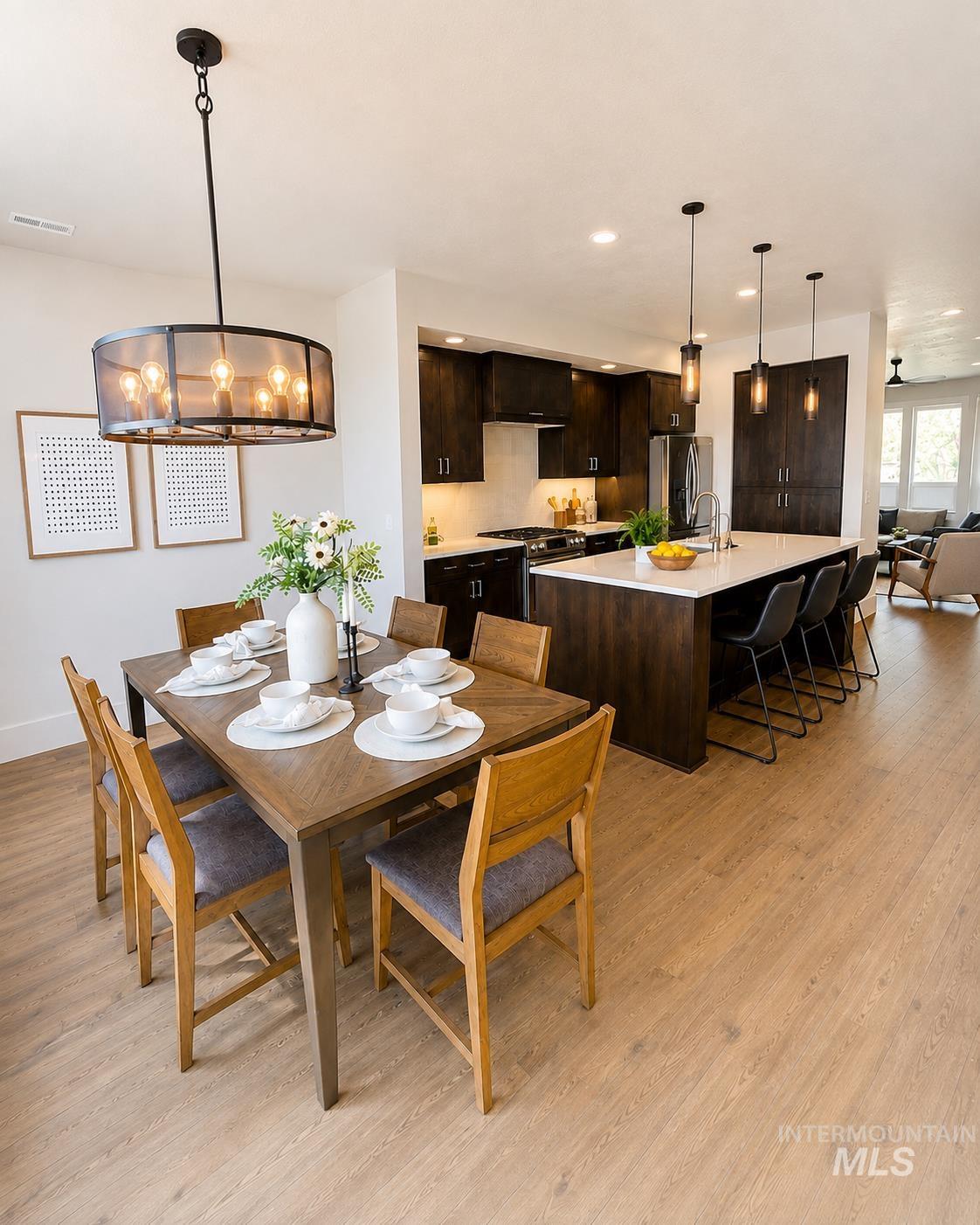 3755 E Parkcenter Property Photo 4
