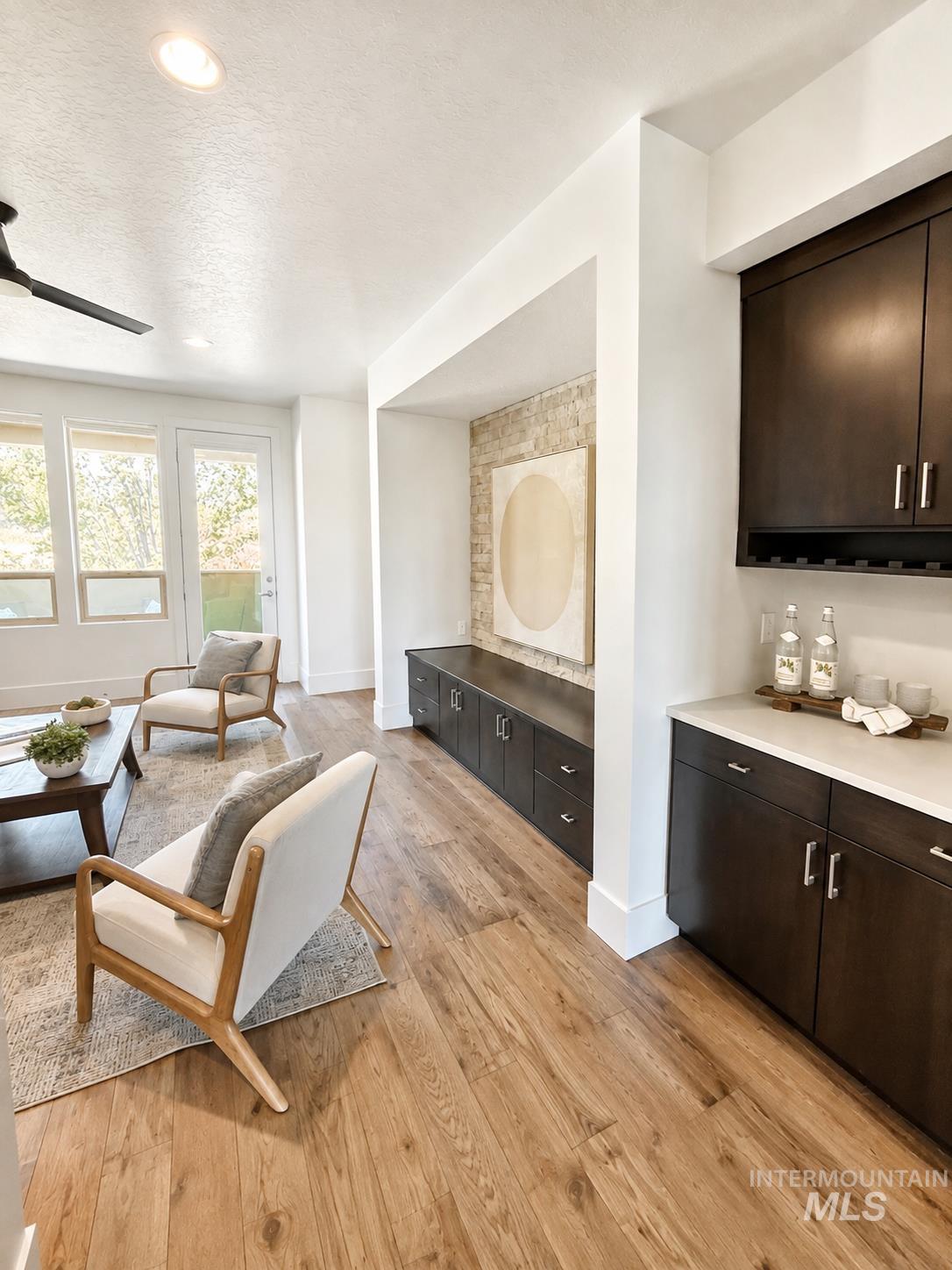 3755 E Parkcenter Property Photo 6