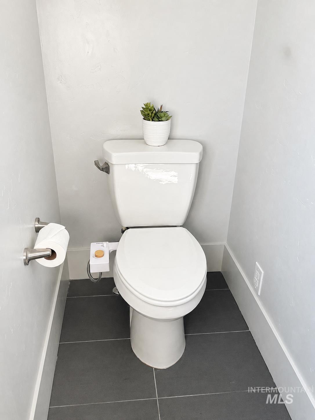 3755 E Parkcenter Property Photo 12