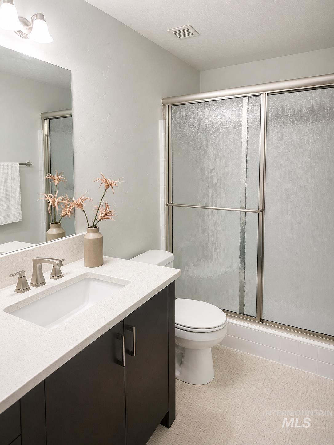 3755 E Parkcenter Property Photo 16
