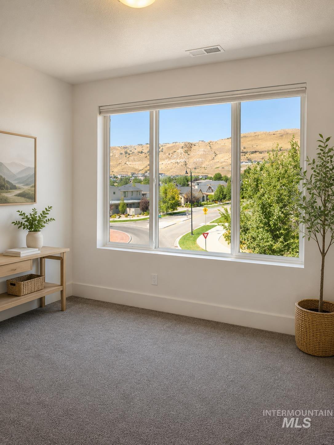 3755 E Parkcenter Property Photo 17