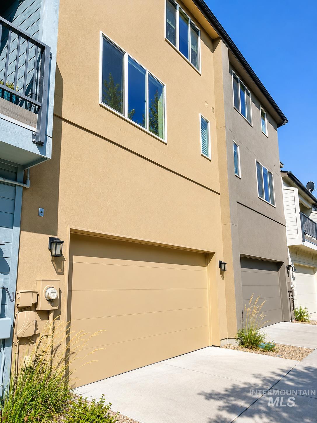 3755 E Parkcenter Property Photo 29
