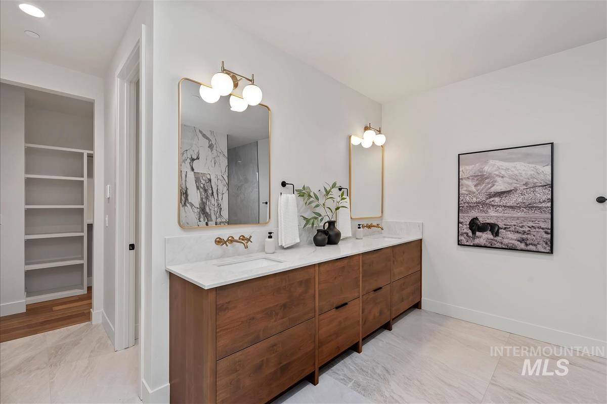 8085 Quail Hollow Dr Property Photo 31
