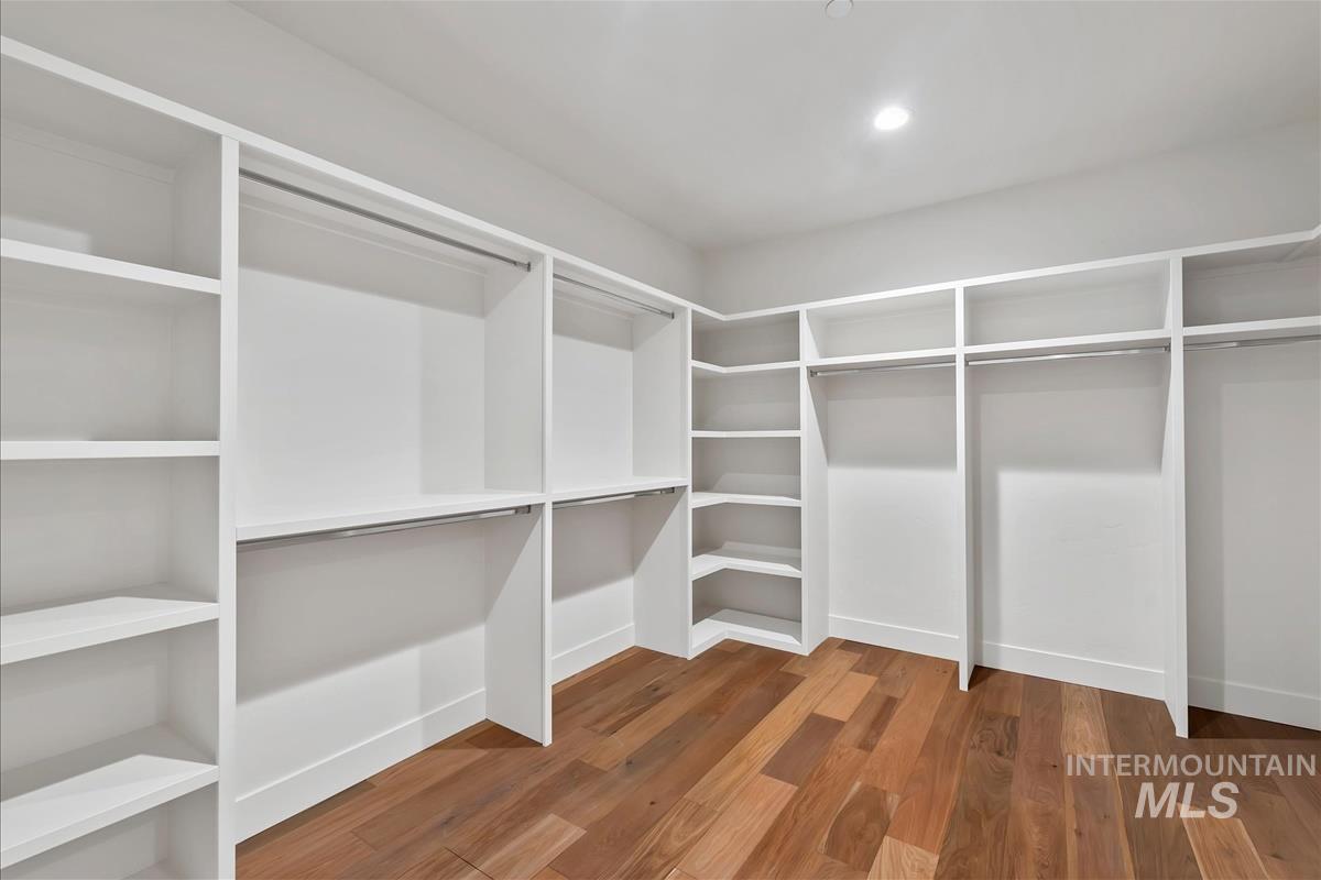 8085 Quail Hollow Dr Property Photo 32