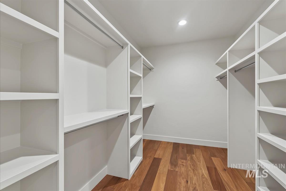 8085 Quail Hollow Dr Property Photo 33