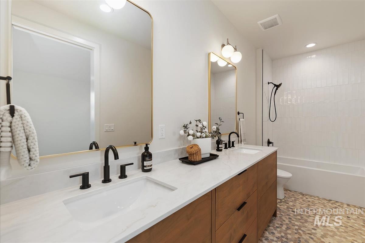 8085 Quail Hollow Dr Property Photo 40