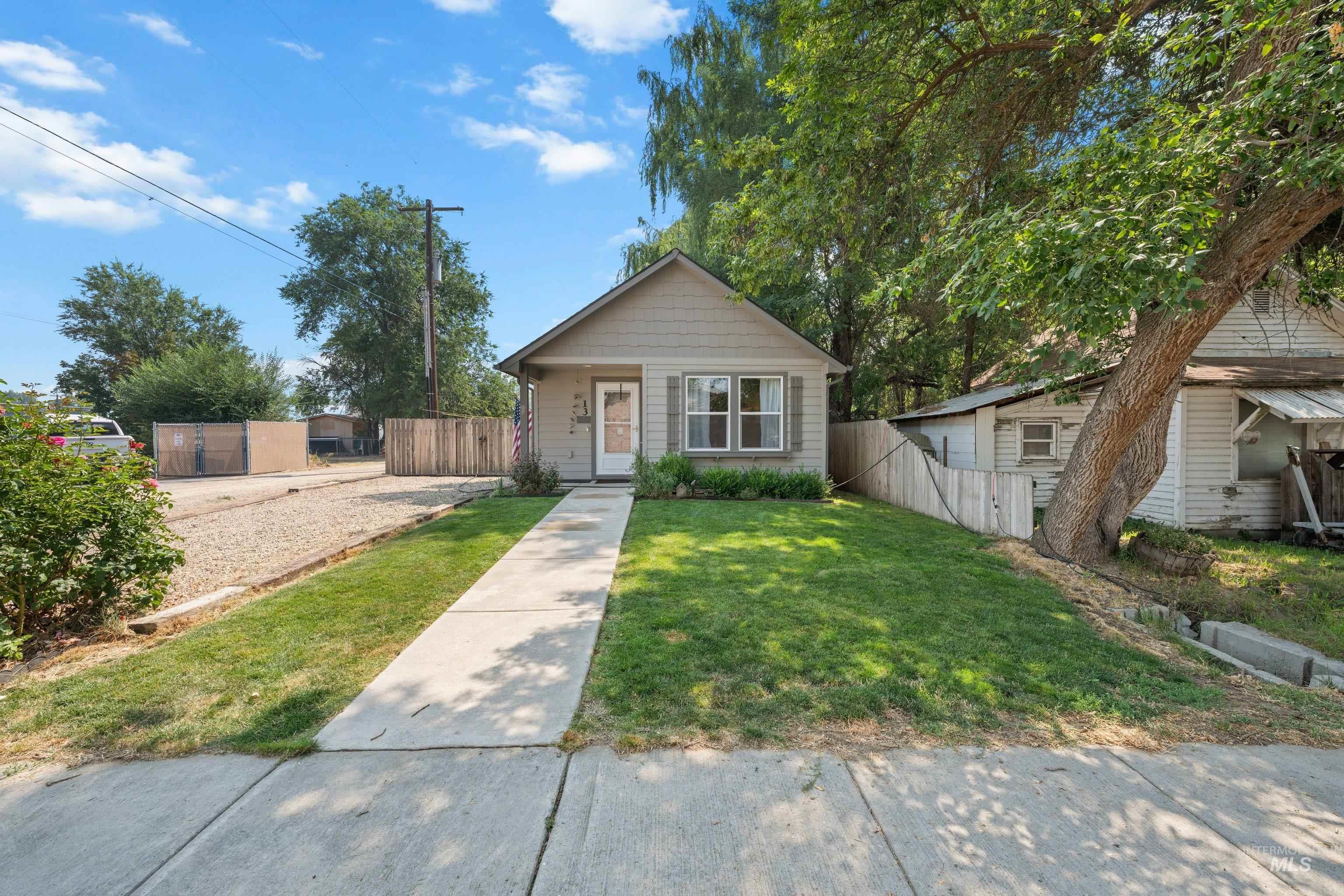 13 S Hawthorne Ave Property Photo 4