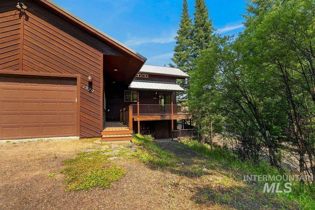 1370 Divot Lane Property Photo 3