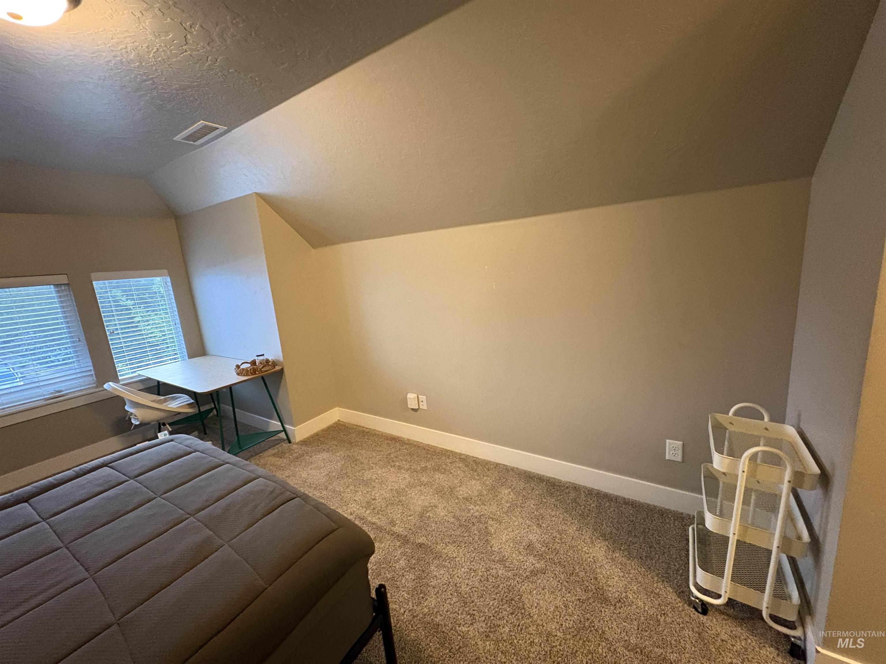 1538 S Robert St Property Photo 15