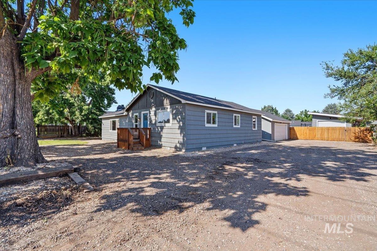3029 N Maple Grove Rd Property Photo 8