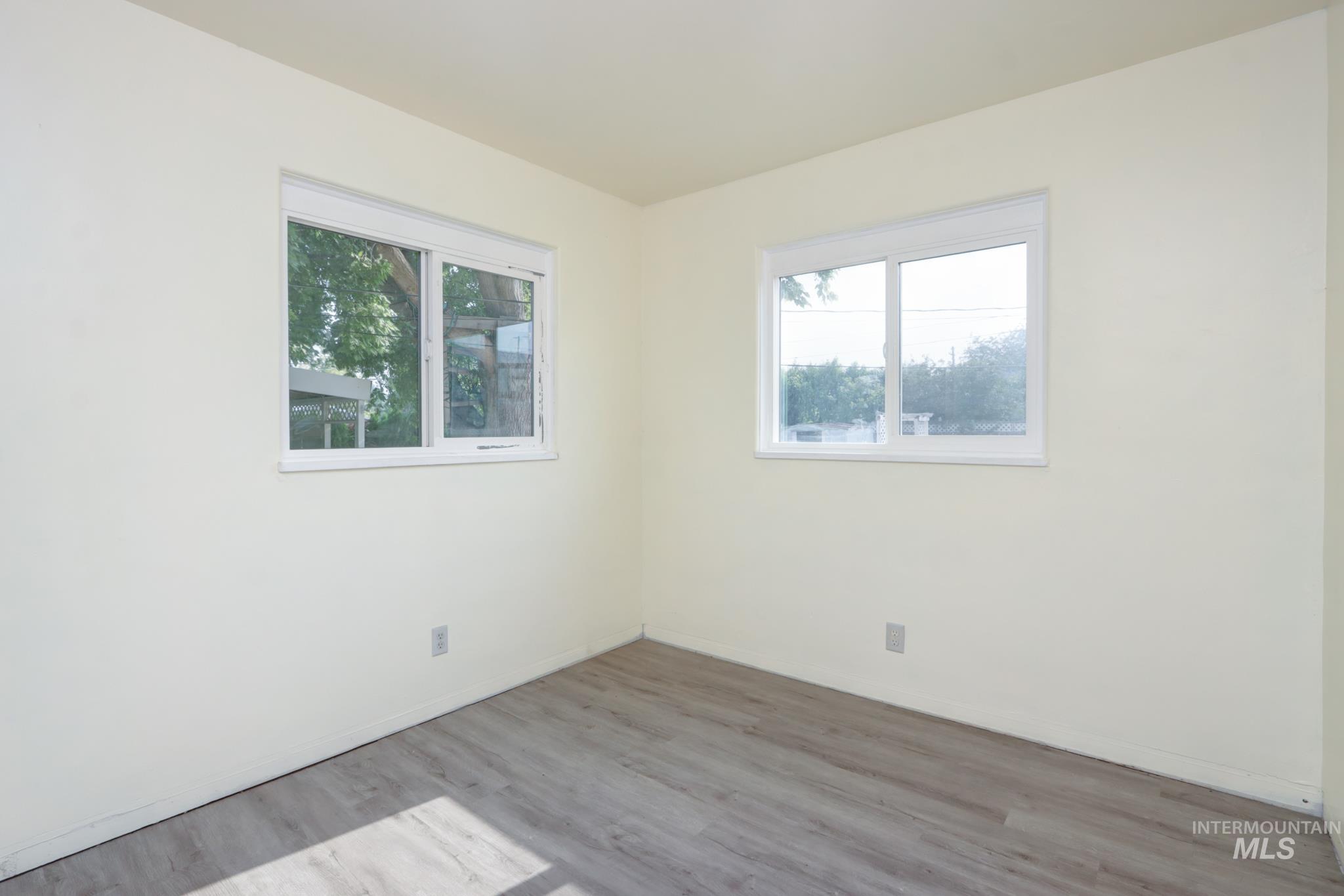 288 & 290 Hillcrest Dr Property Photo 15