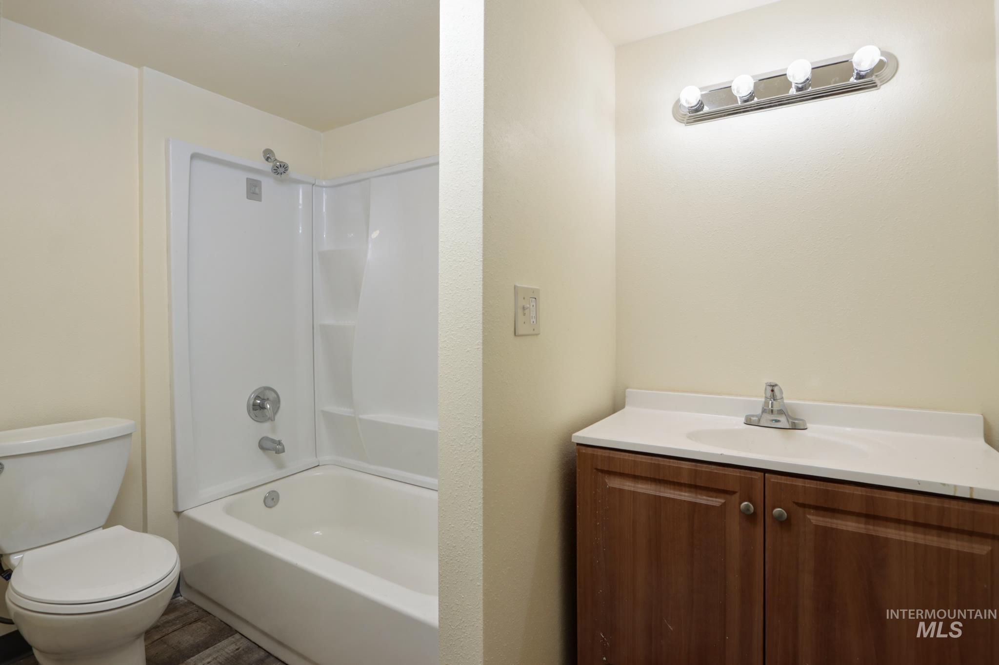 288 & 290 Hillcrest Dr Property Photo 37