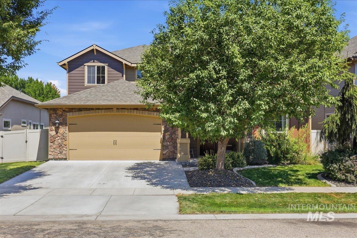 3062 E Tusa St Property Photo 1