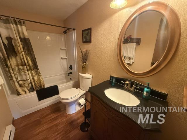 678 N Elmore Ave Property Photo 15