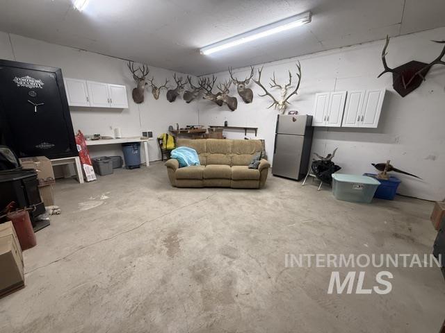 678 N Elmore Ave Property Photo 22