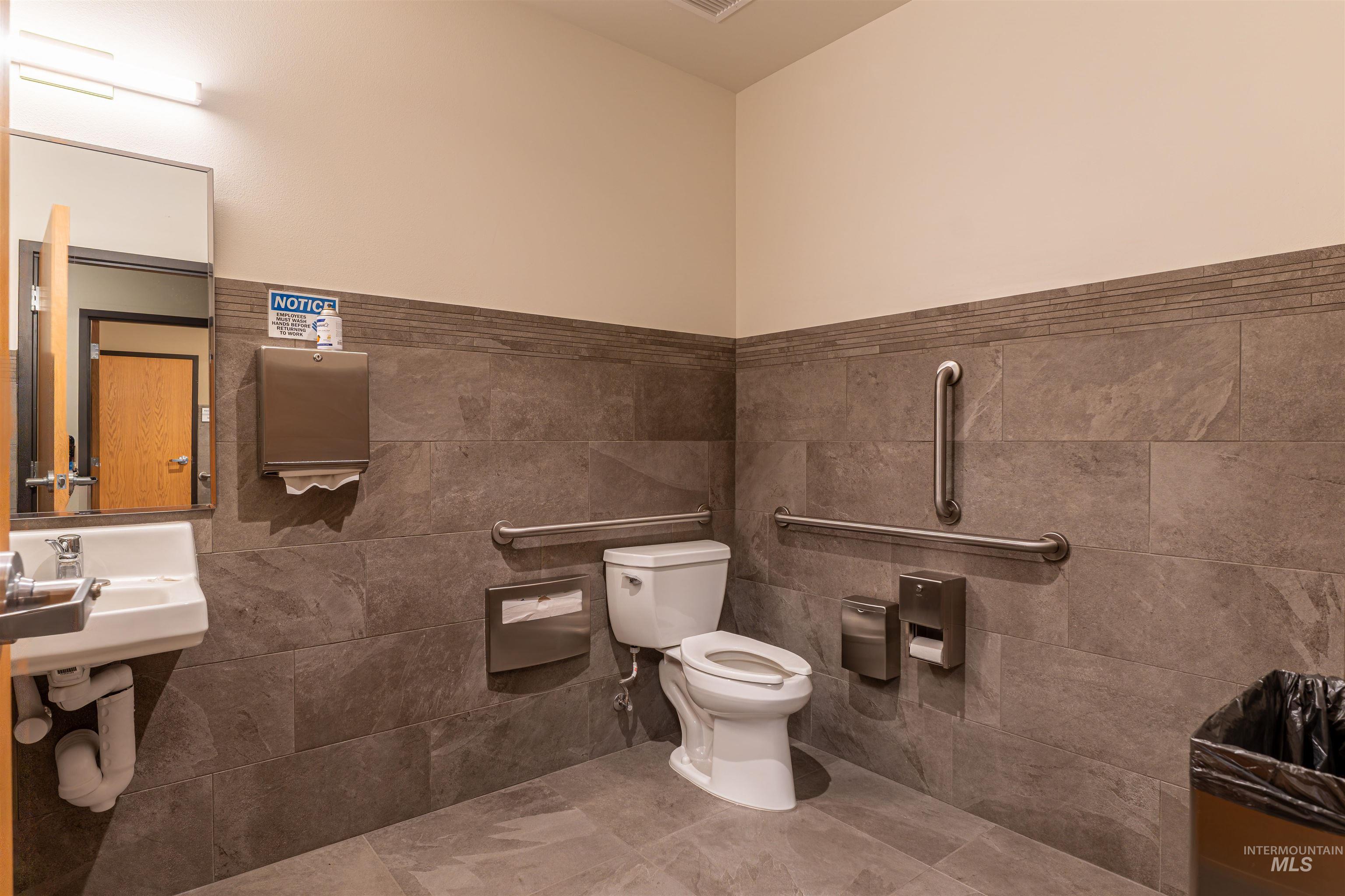 1095 Se Bishiop Blvd Property Photo 37