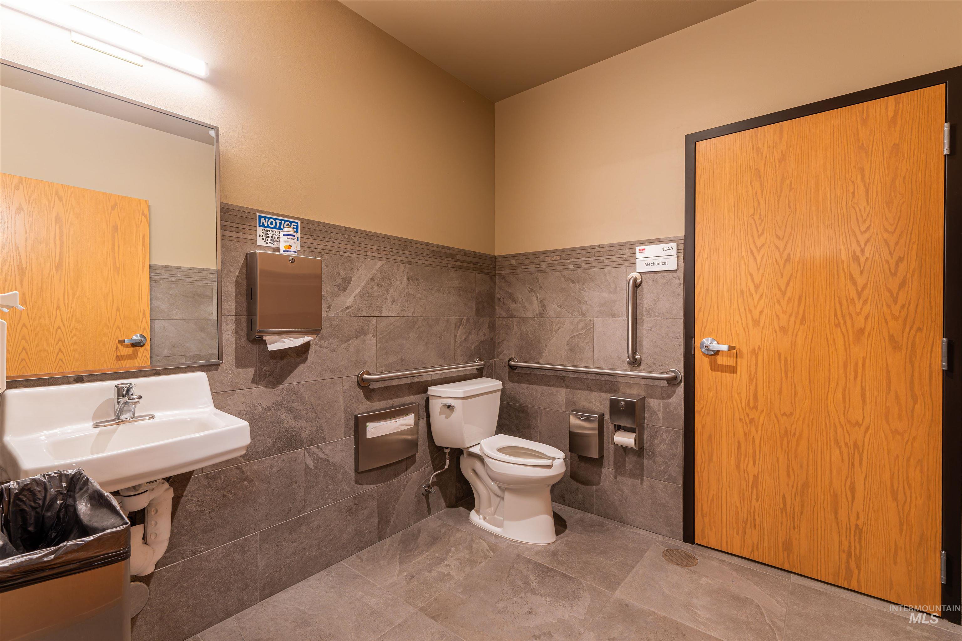 1095 Se Bishiop Blvd Property Photo 38