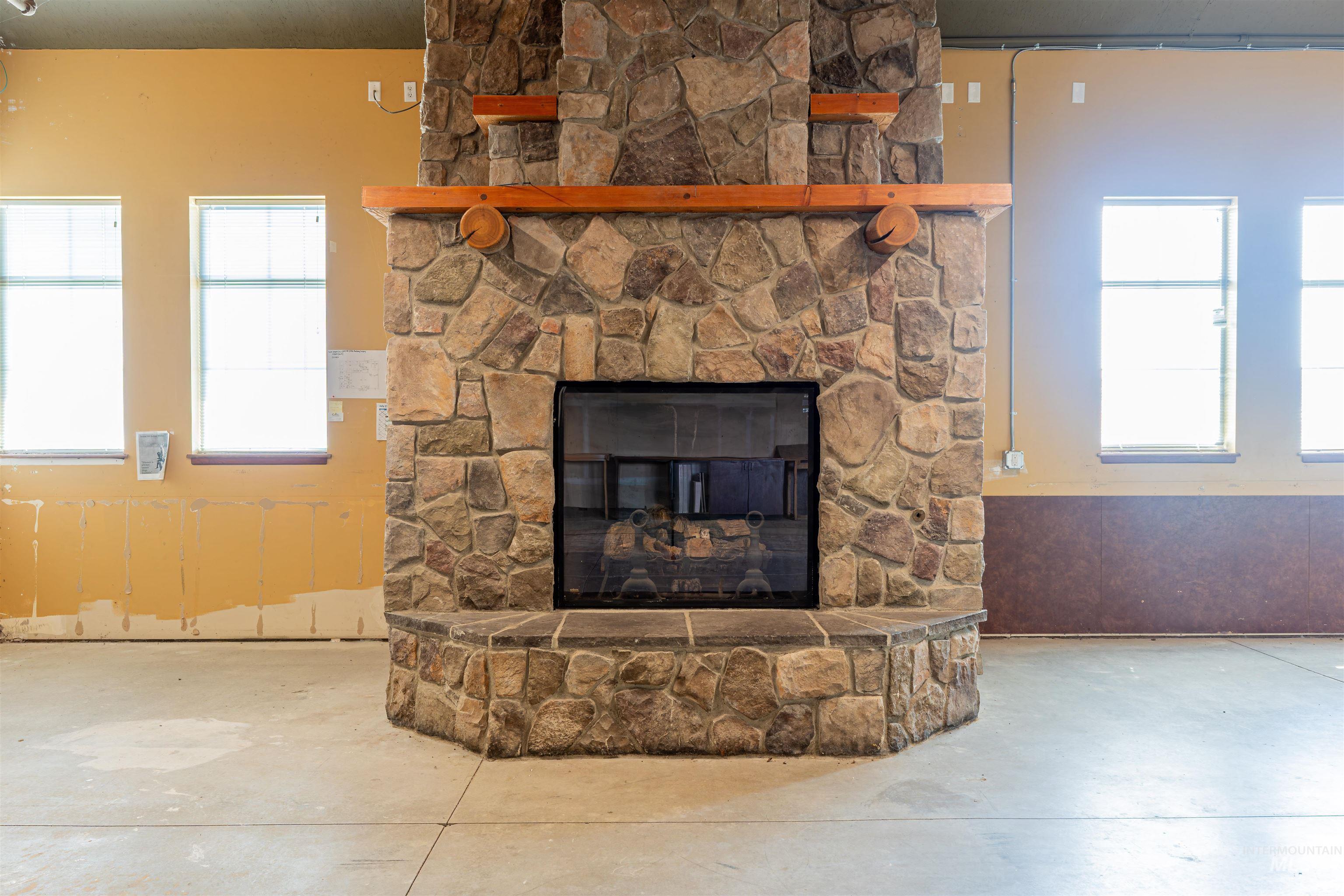 1095 Se Bishiop Blvd Property Photo 45