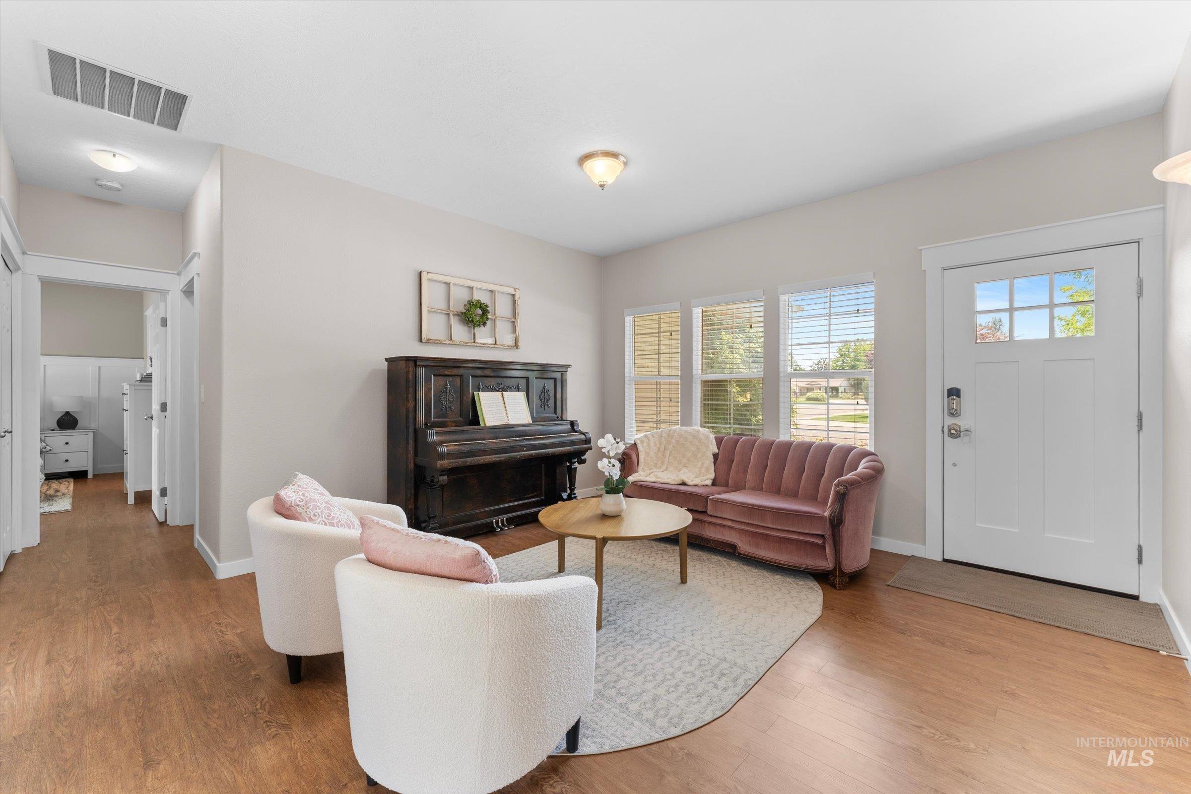 2790 W Forecast St Property Photo 5