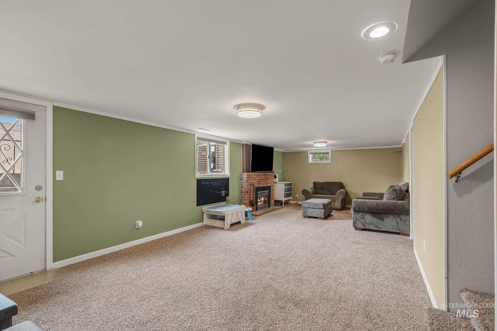 1734 Burrell Ave Property Photo 26