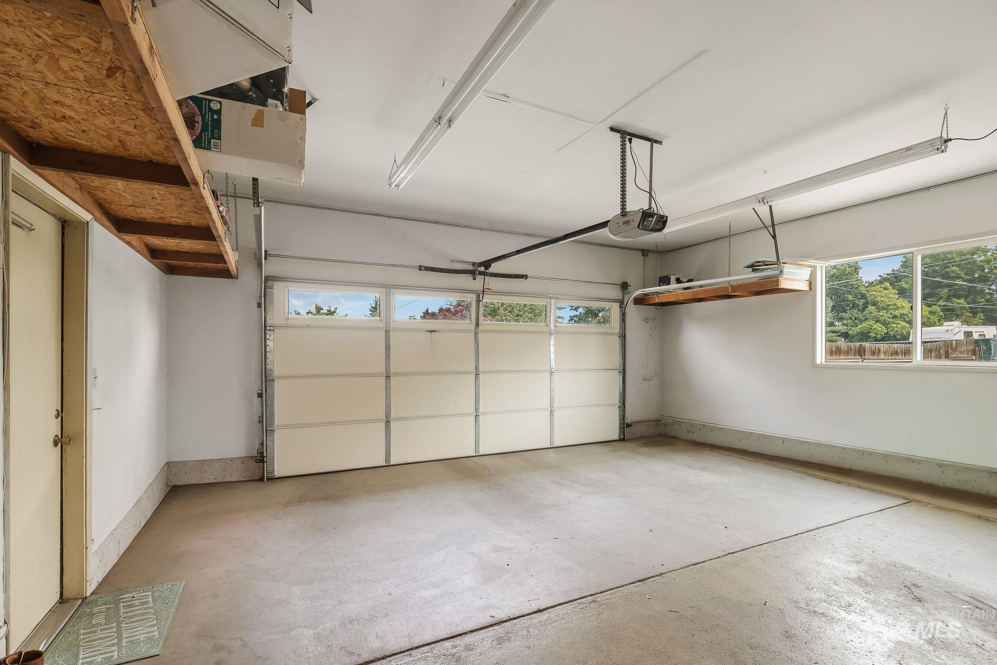 1734 Burrell Ave Property Photo 35