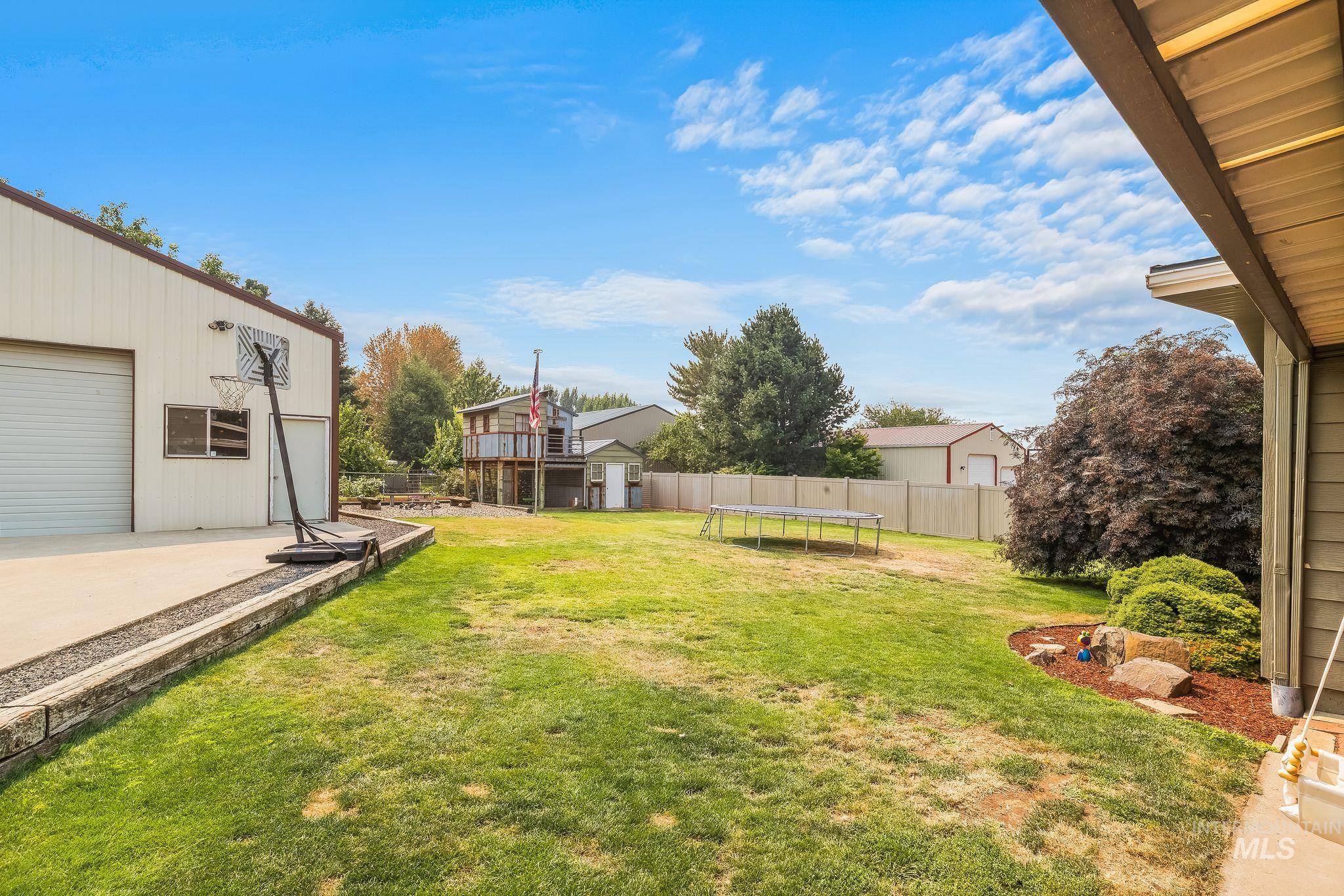 1734 Burrell Ave Property Photo 43