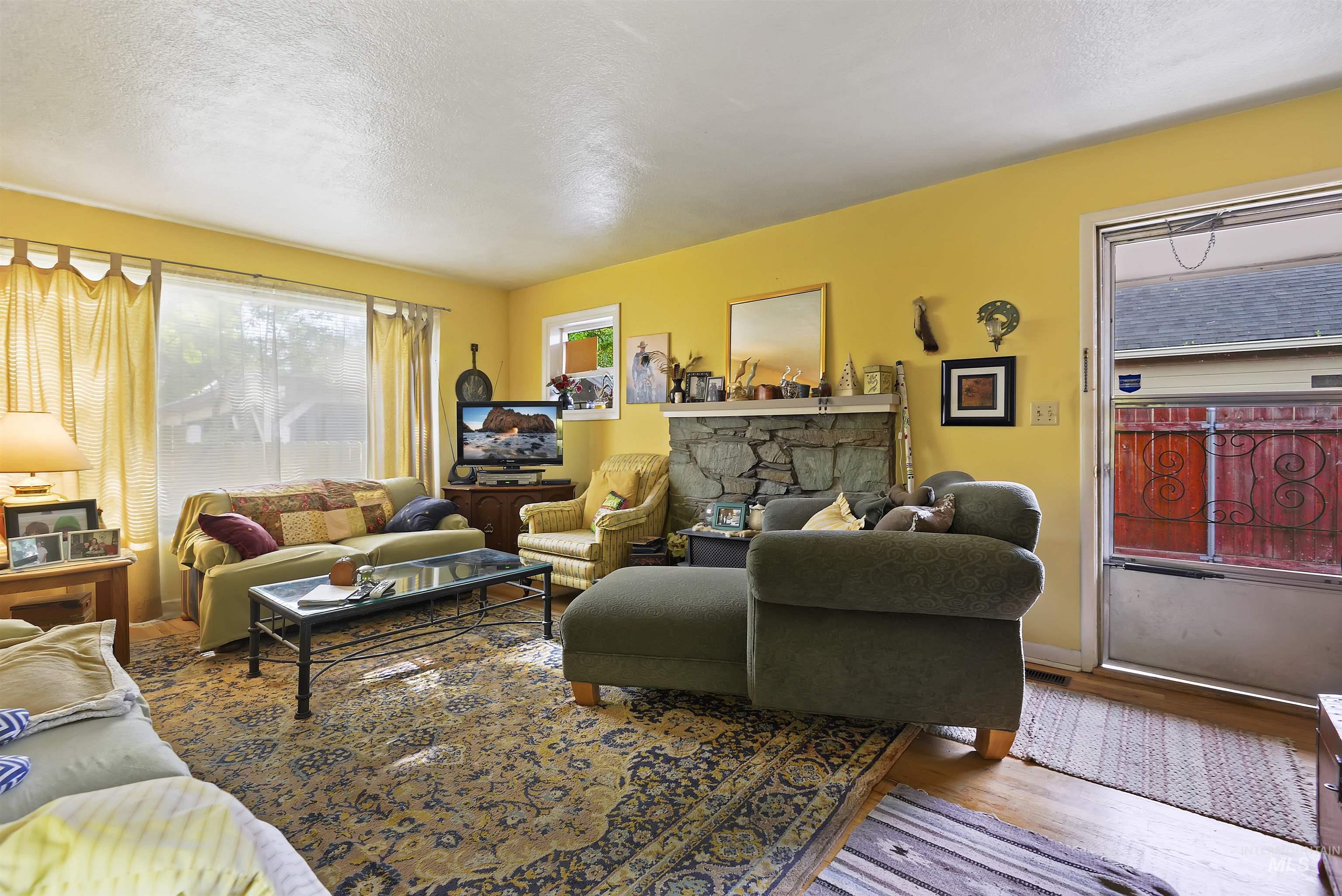 1206 S Owyhee St. Property Photo 8