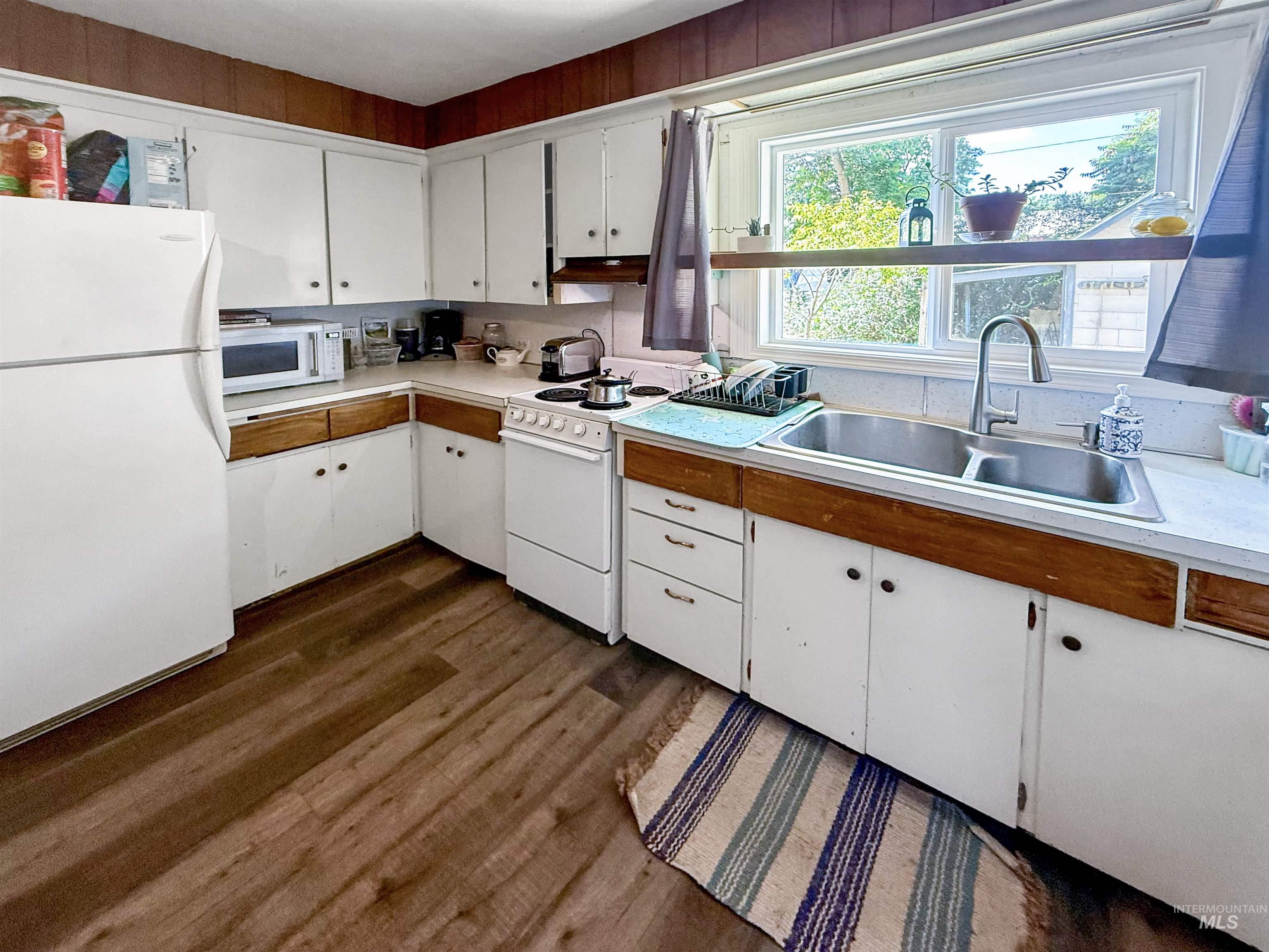 1009 Elm St Property Photo 14