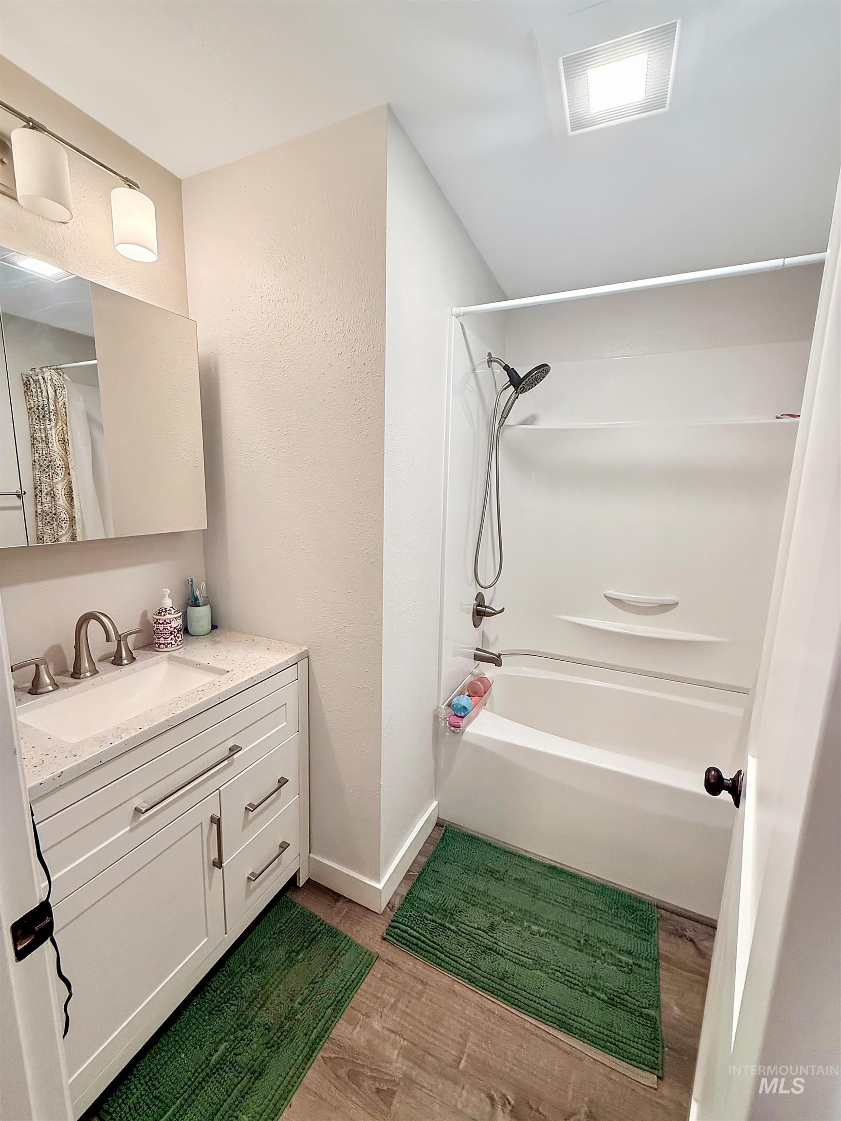 1009 Elm St Property Photo 19