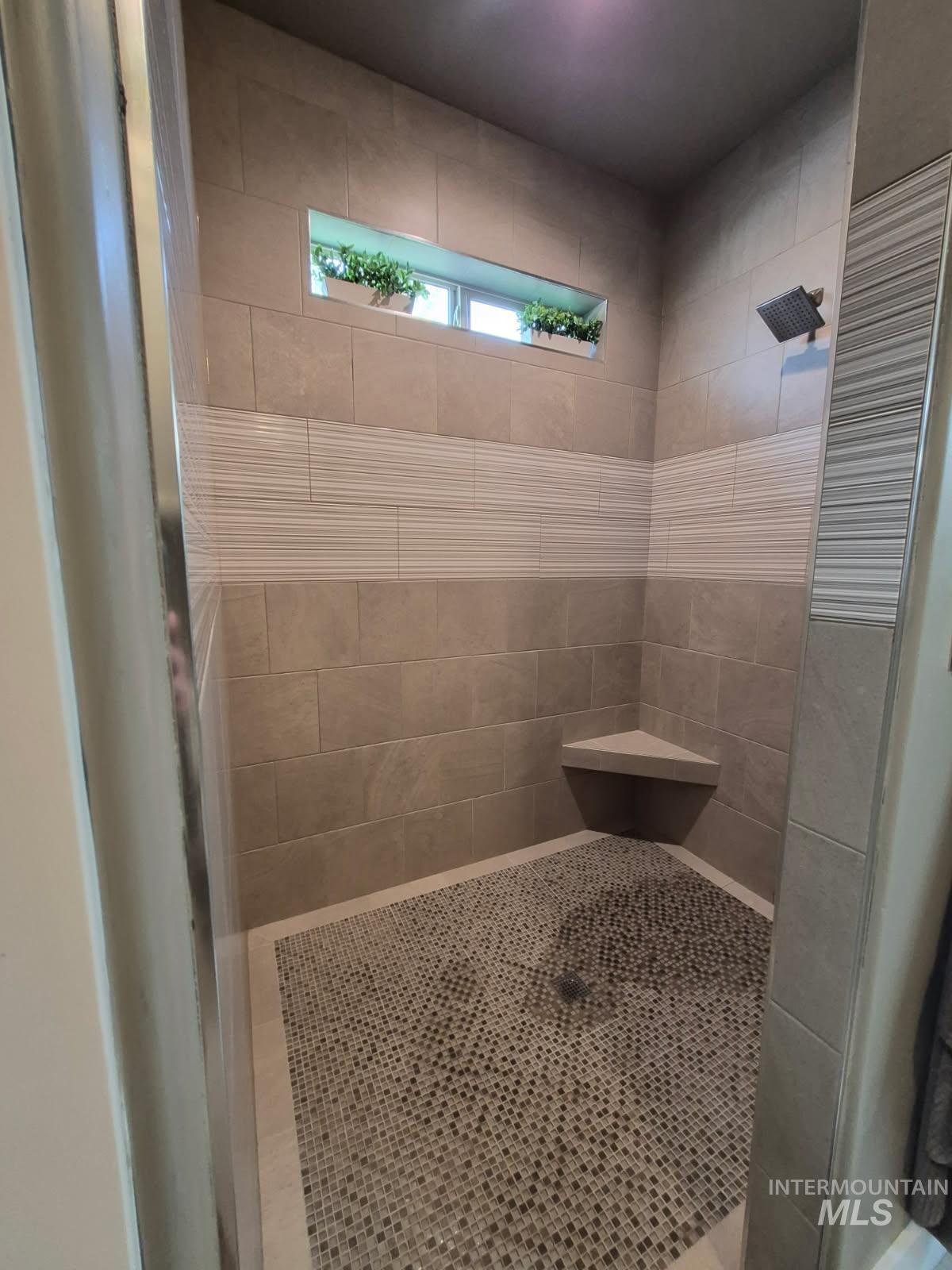 4805 Middlesboro Way Property Photo 9