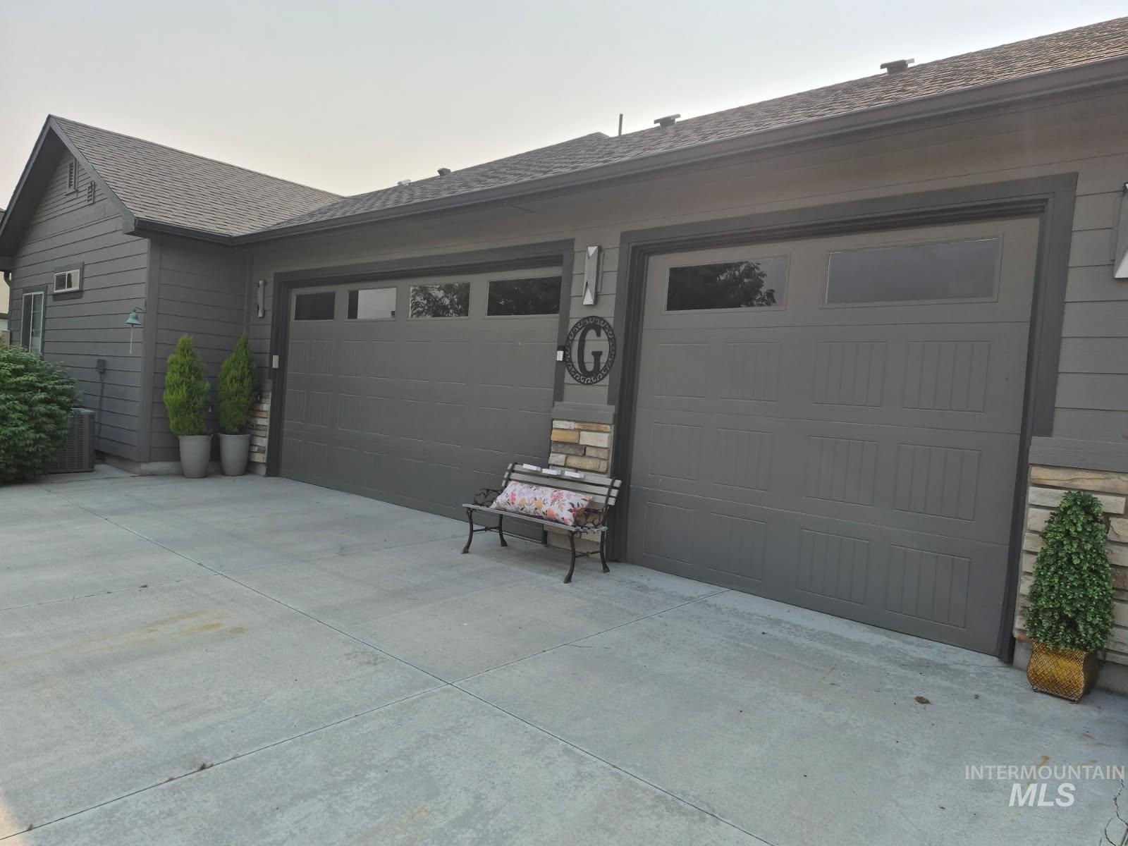 4805 Middlesboro Way Property Photo 25