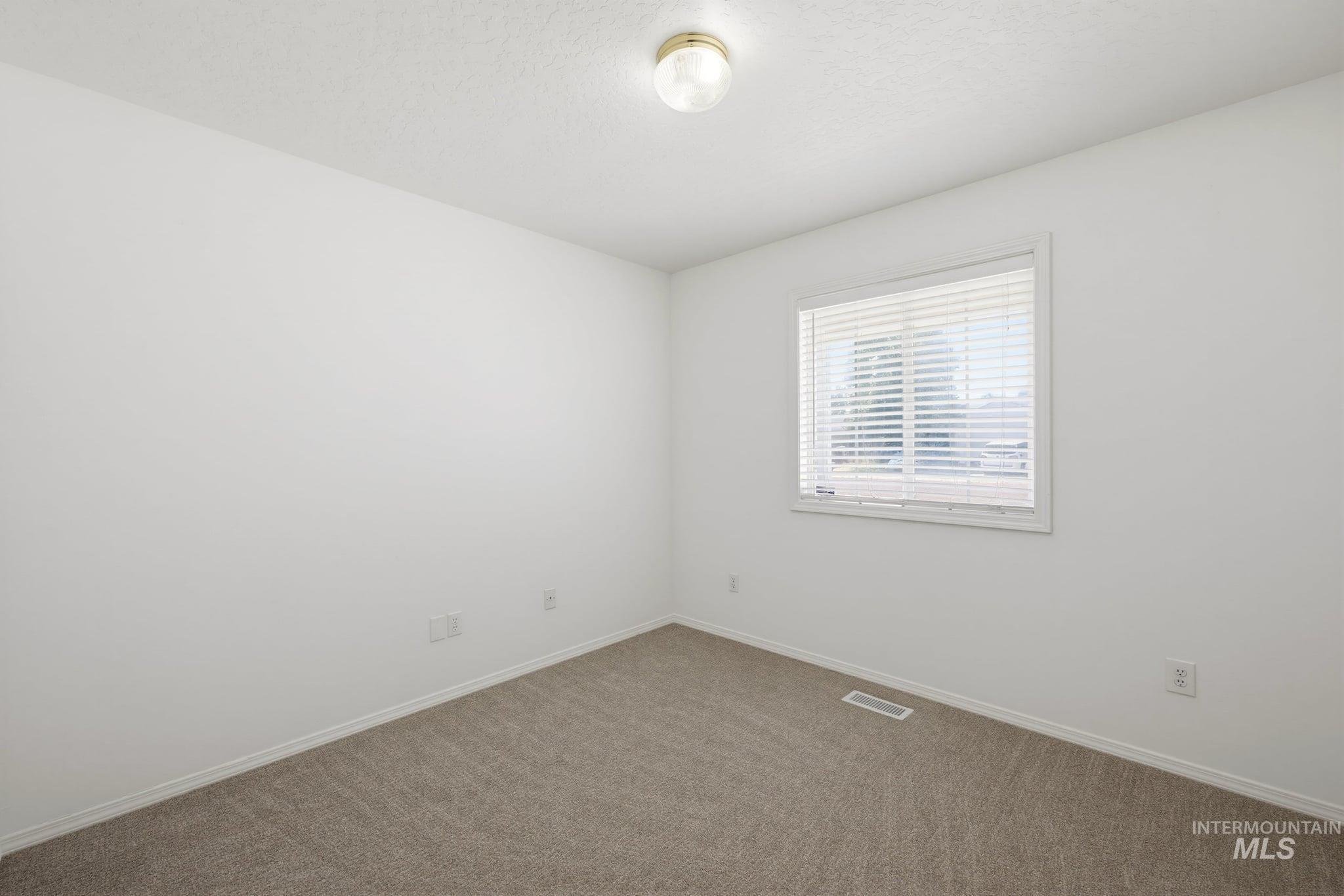 817 Settlers Dr Property Photo 17
