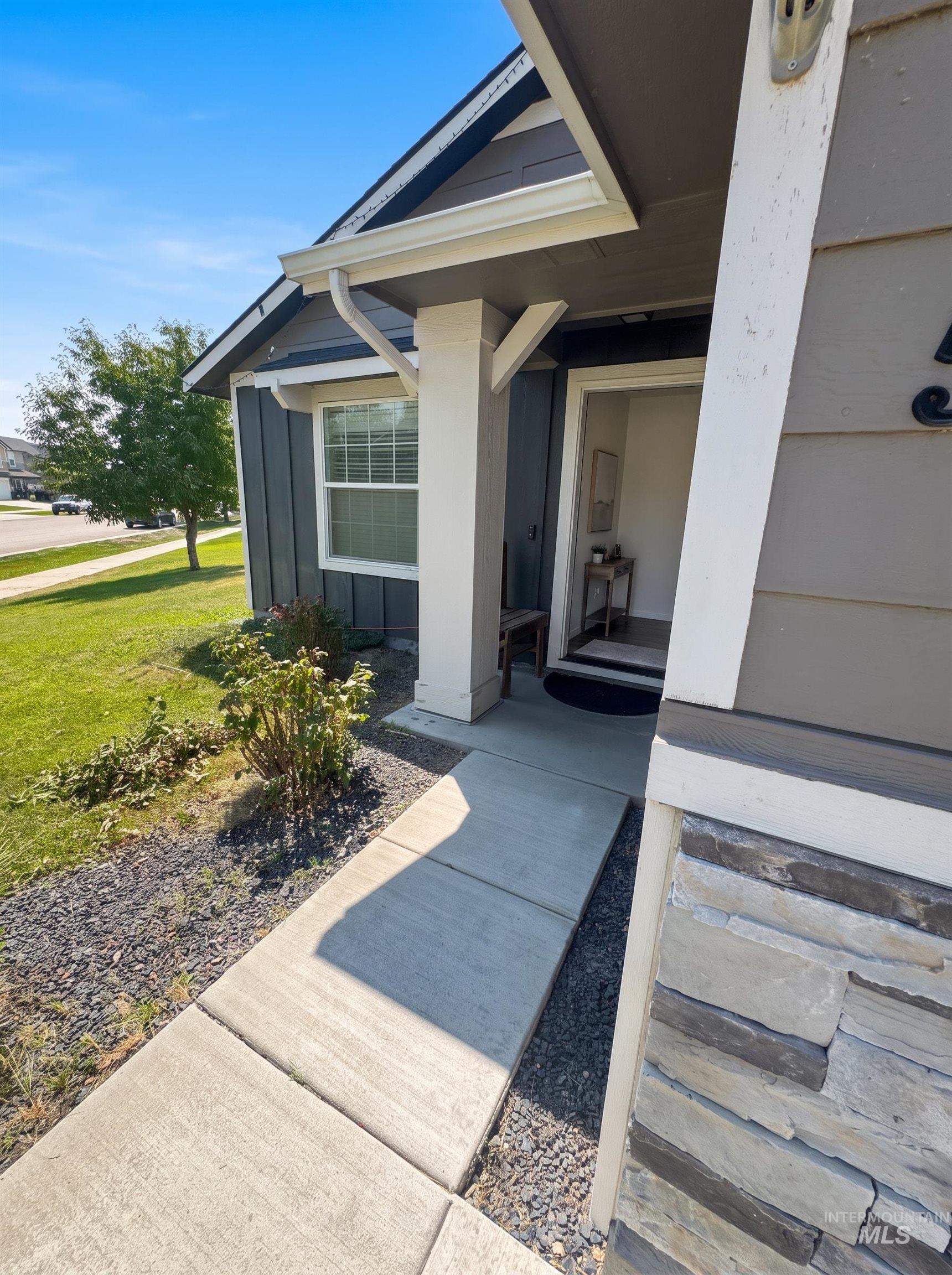 543 Forty Niner Ct Property Photo 3