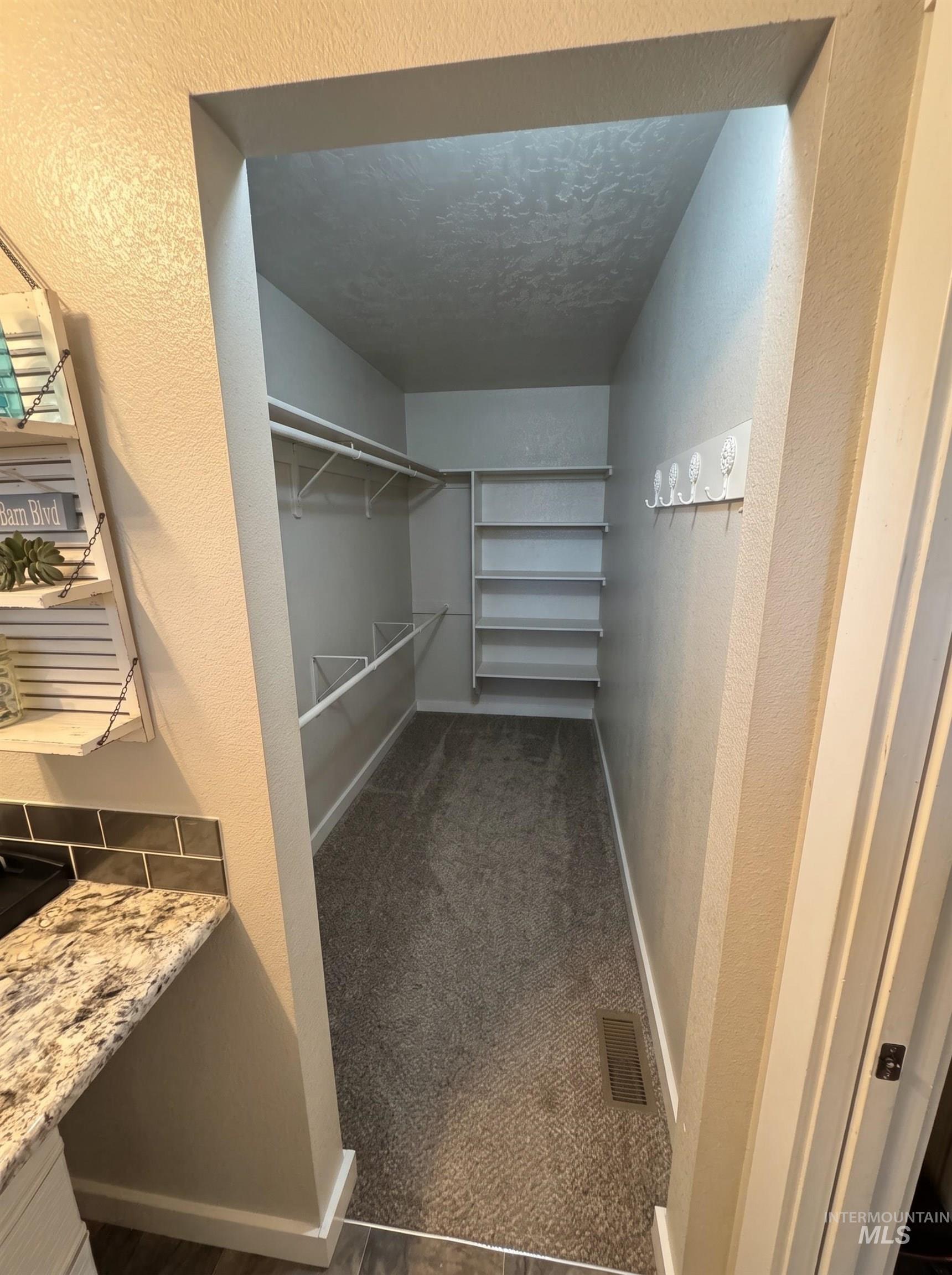 543 Forty Niner Ct Property Photo 17