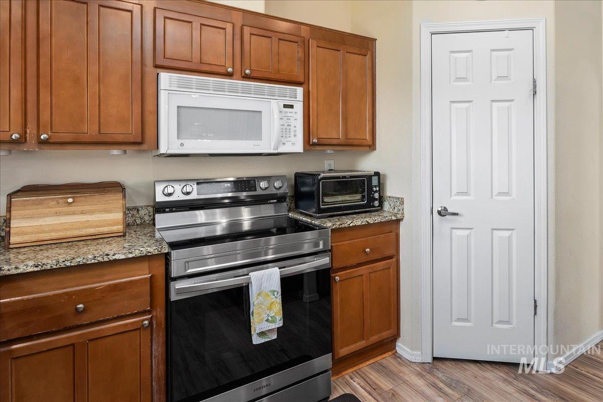 2048 E 3050 S Property Photo 17