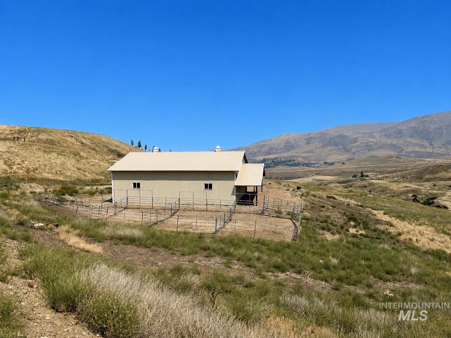 227 Old Hwy 55 Property Photo 8