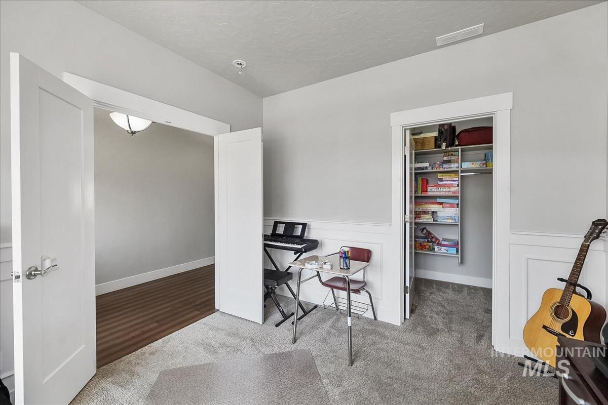 2334 N Van Dyke Property Photo 7