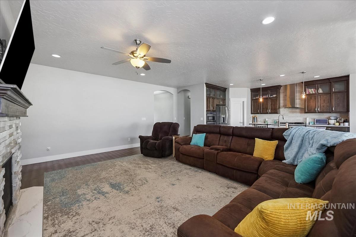 2334 N Van Dyke Property Photo 20