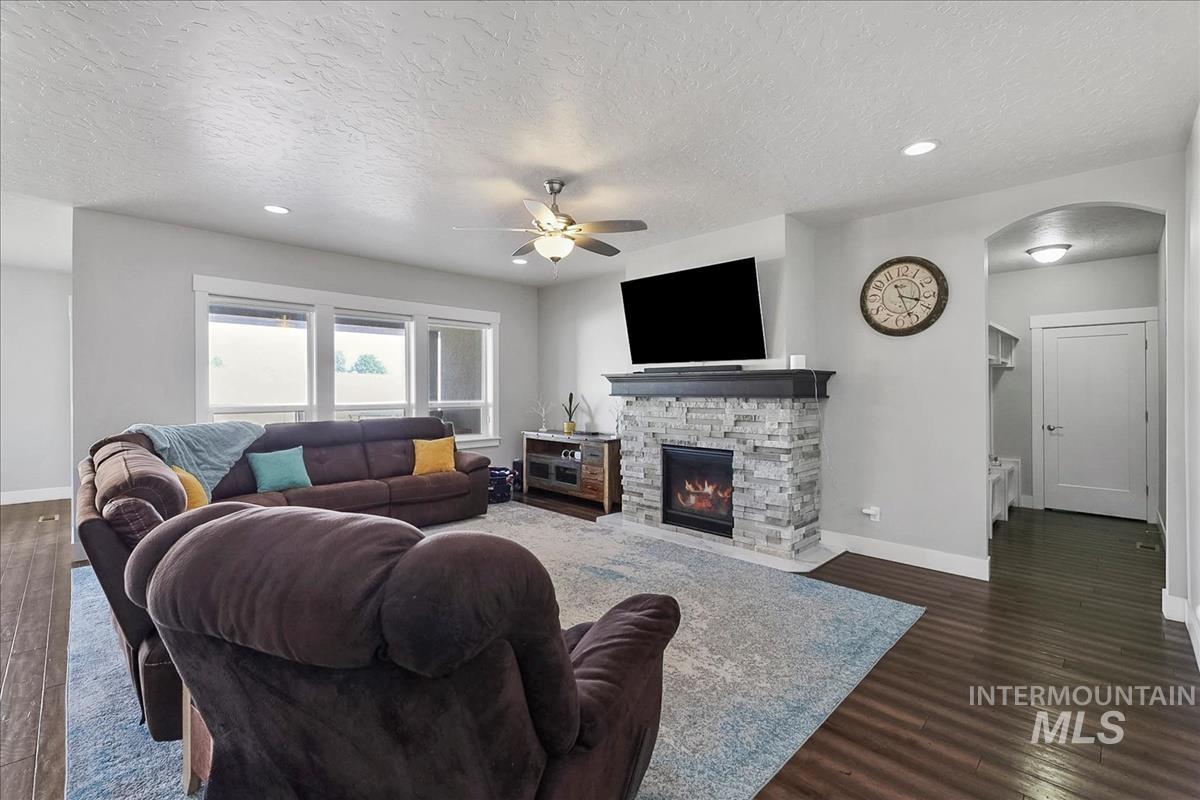 2334 N Van Dyke Property Photo 21